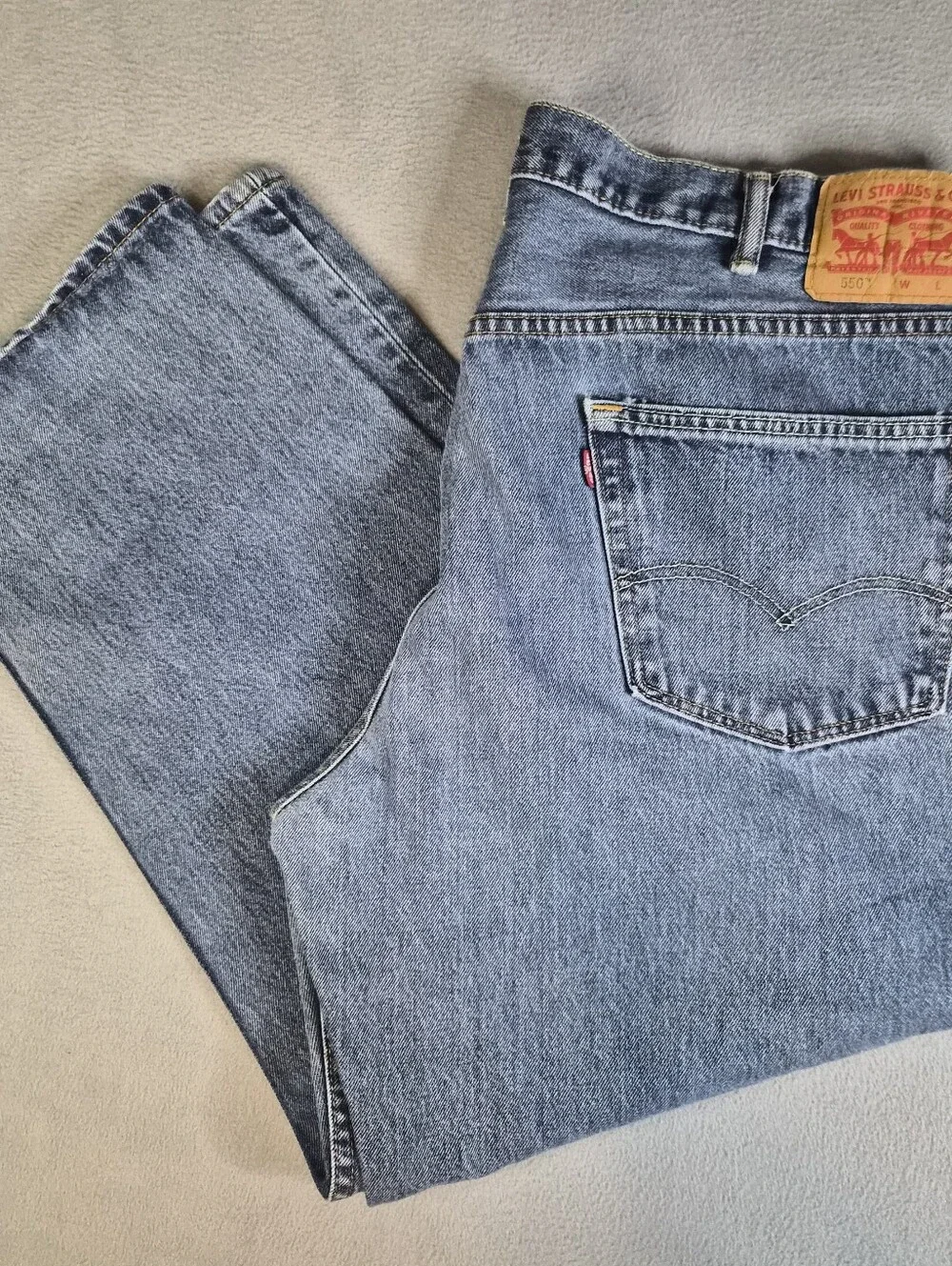 Levi's 550 straight leg blue jeans Size mens 44x29